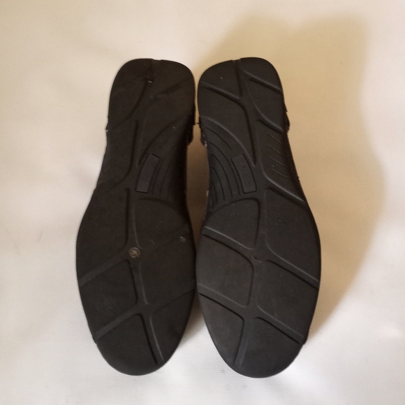 Izod Shoes Izod Memory Foam Thomas Slip On Shoe Poshmark